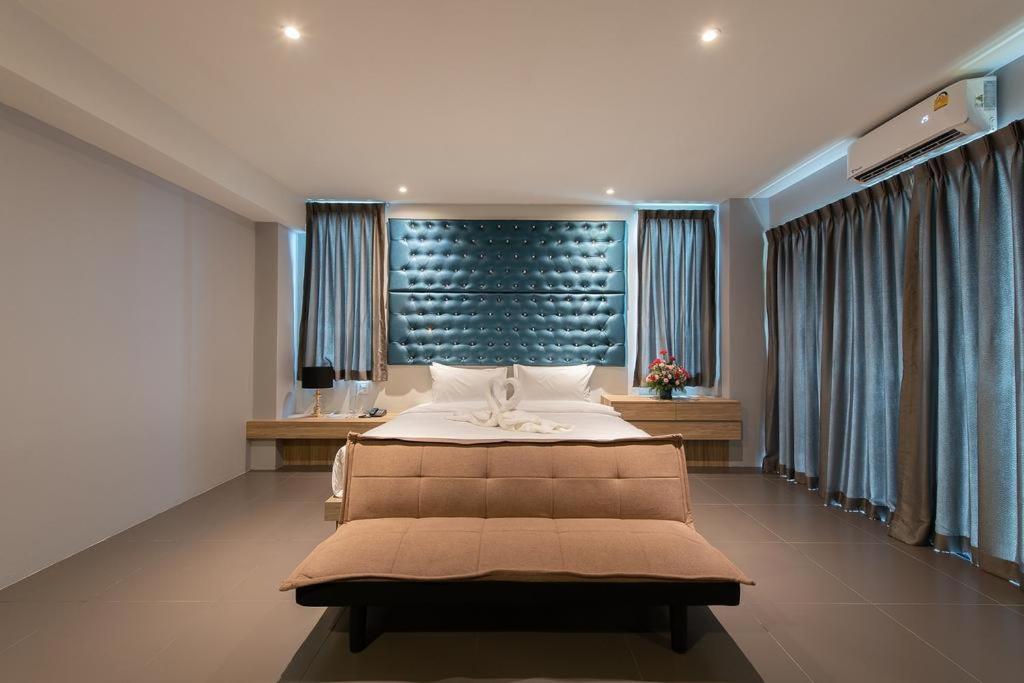 Yamin Seaview Hotel Phuket Bagian luar foto