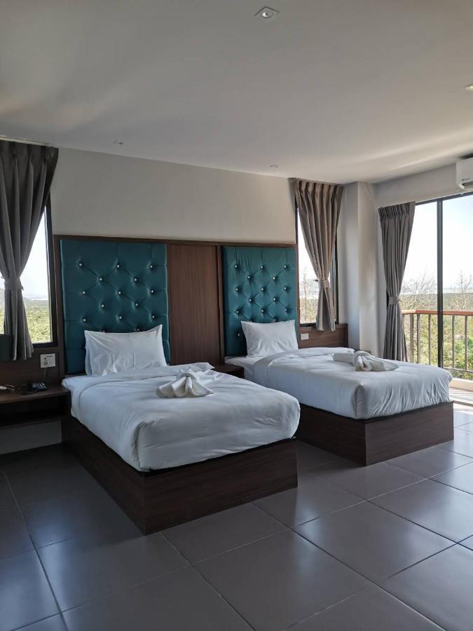 Yamin Seaview Hotel Phuket Bagian luar foto