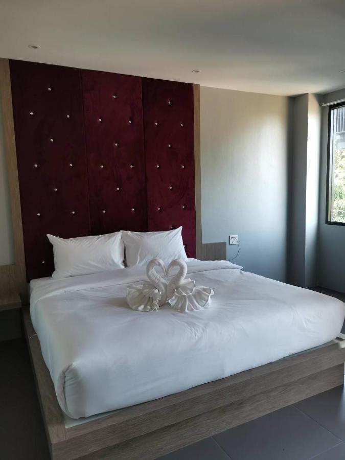 Yamin Seaview Hotel Phuket Bagian luar foto