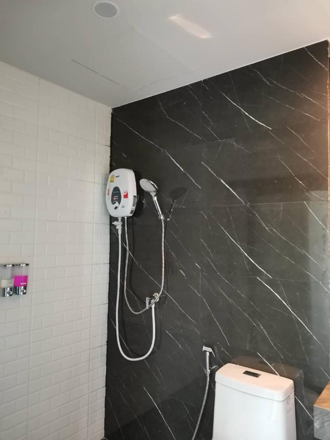 Yamin Seaview Hotel Phuket Bagian luar foto