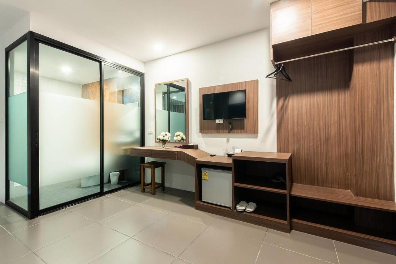 Yamin Seaview Hotel Phuket Bagian luar foto